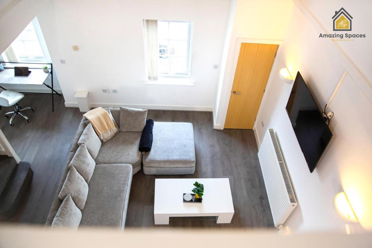 Amazing Spaces: Large Duplex with Parking & Wi-Fi Warrington Exterior photo