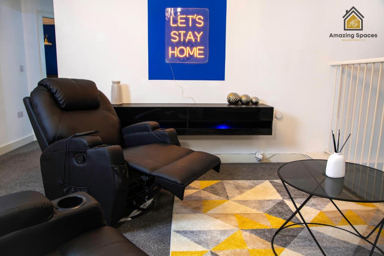 Amazing Spaces: Large Duplex with Parking & Wi-Fi Warrington Exterior photo