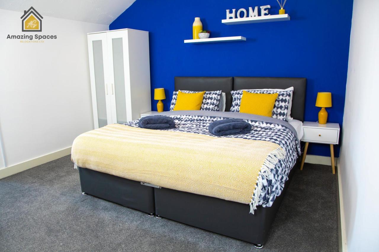 Amazing Spaces: Large Duplex with Parking & Wi-Fi Warrington Exterior photo
