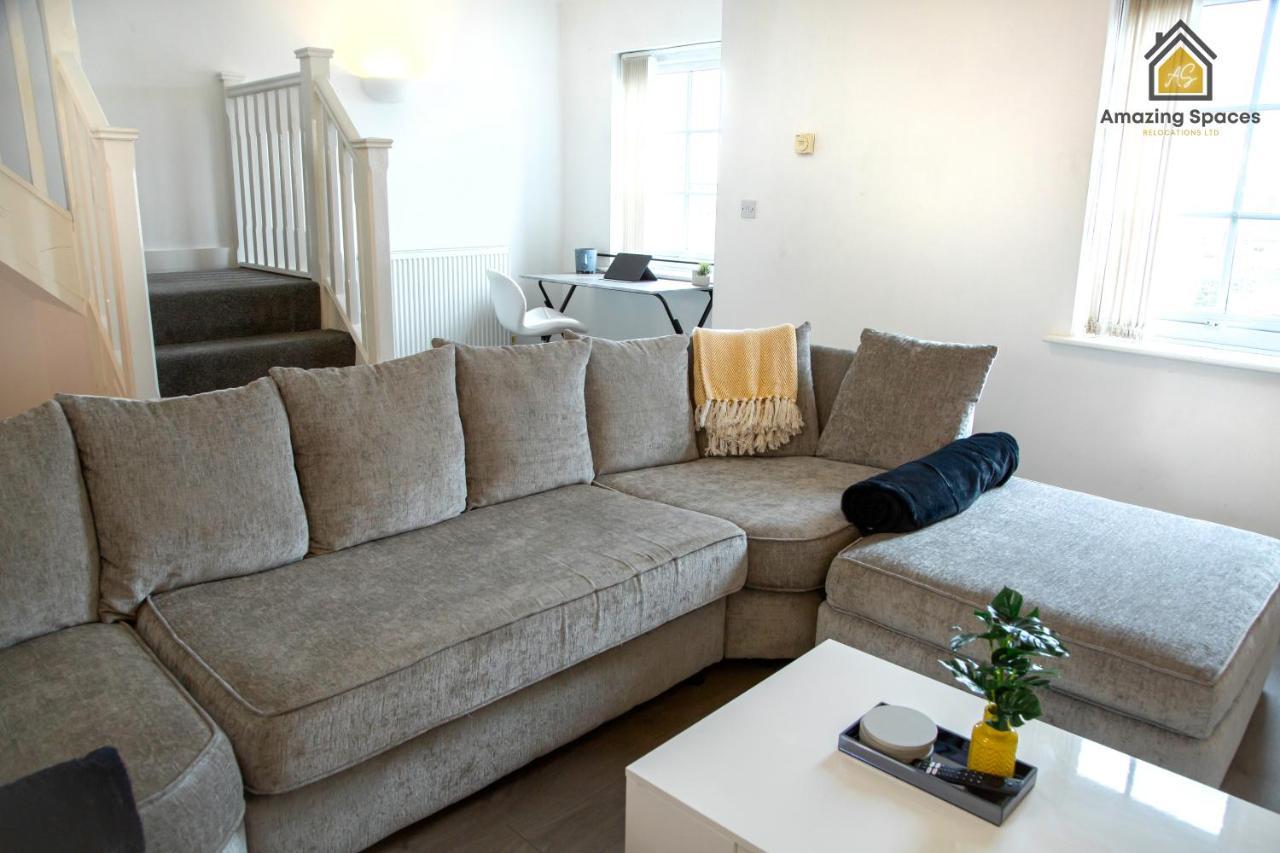Amazing Spaces: Large Duplex with Parking & Wi-Fi Warrington Exterior photo